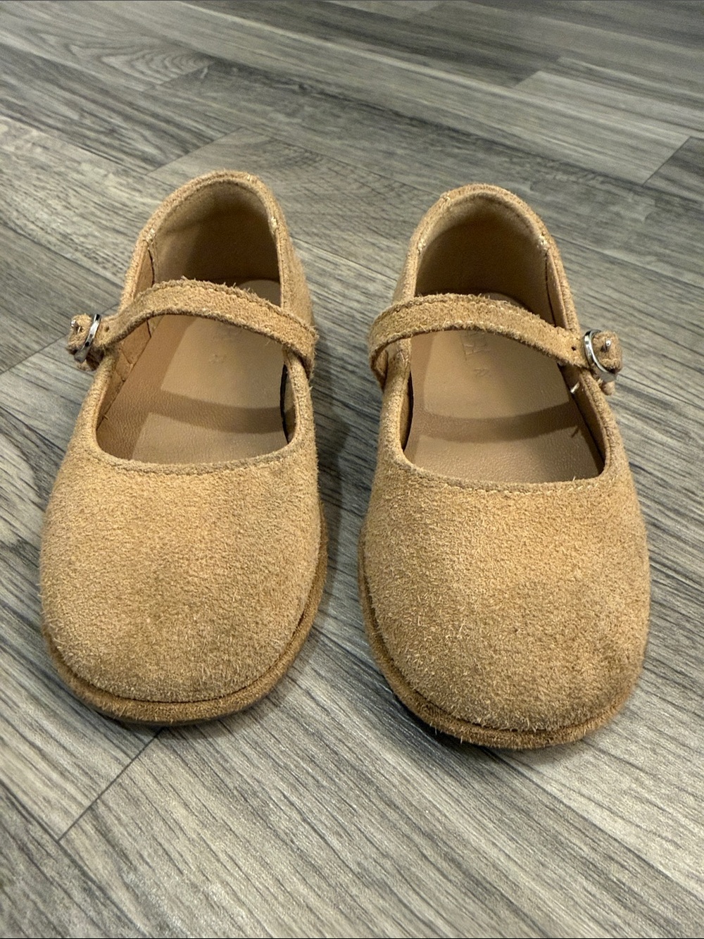 Zara toddler Mary Jane Suede Shoes in Tan size 6.5